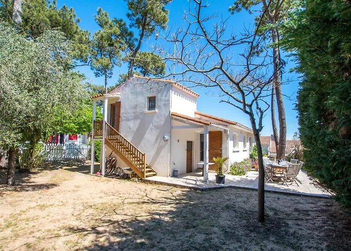 Hébergement de vacances à 700m De La Plage- Maison Familiale Pour 7 *